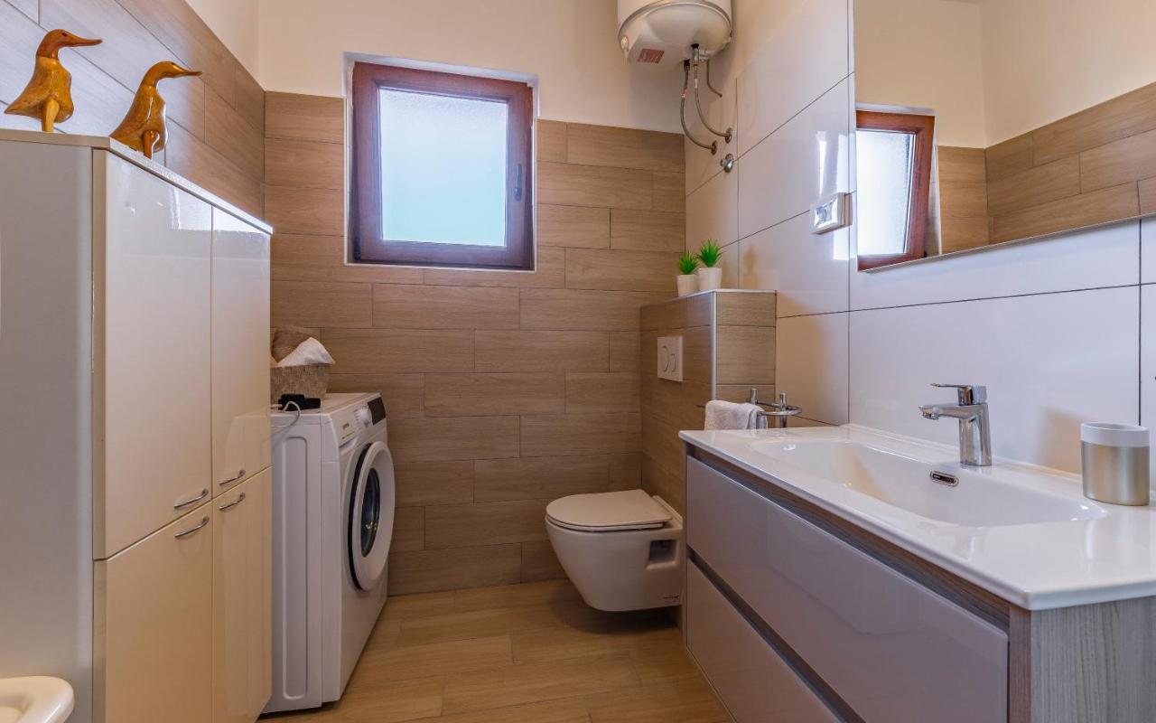 Sweet House With Free Parking Villa Pula Exterior photo