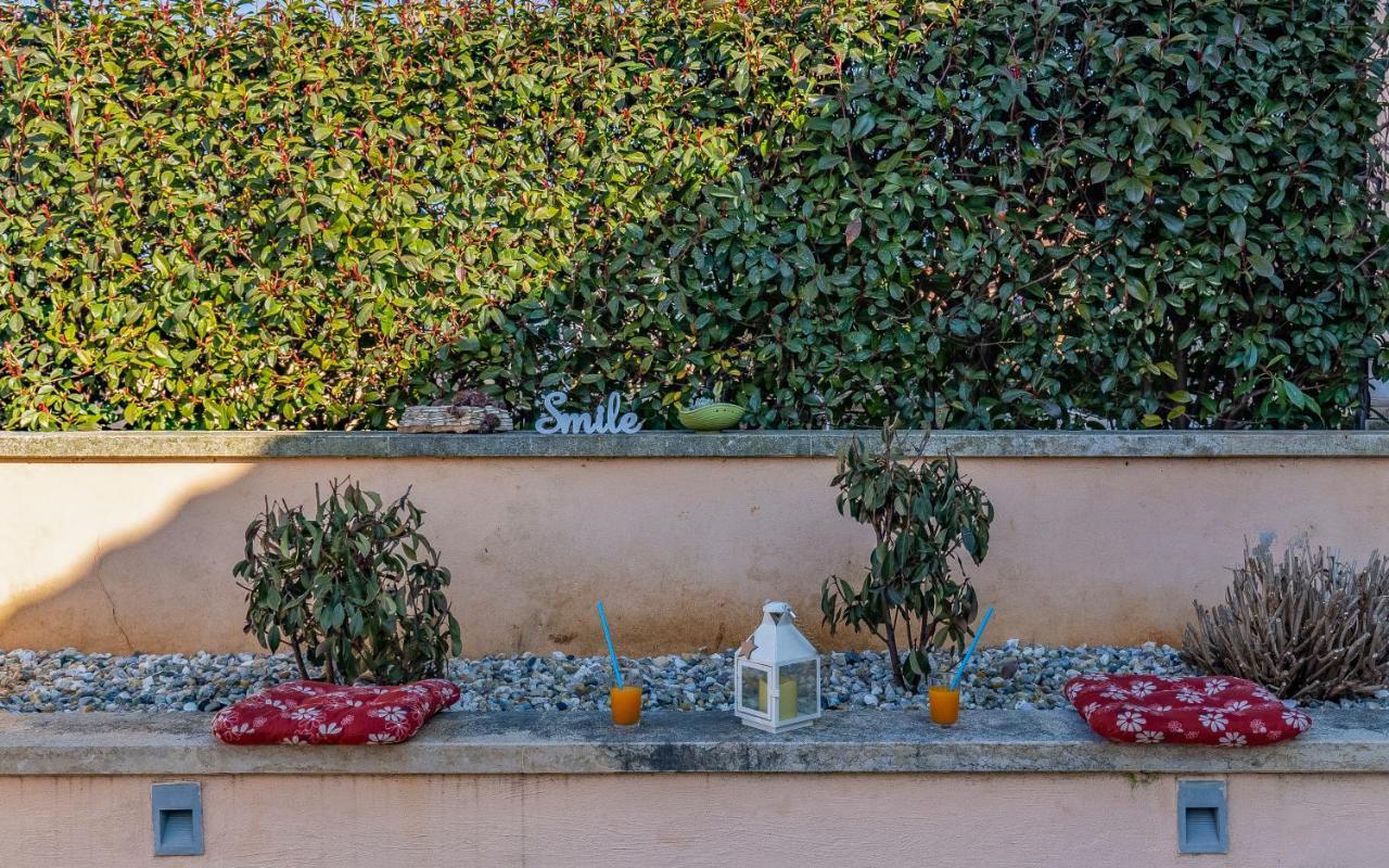Sweet House With Free Parking Villa Pula Exterior photo